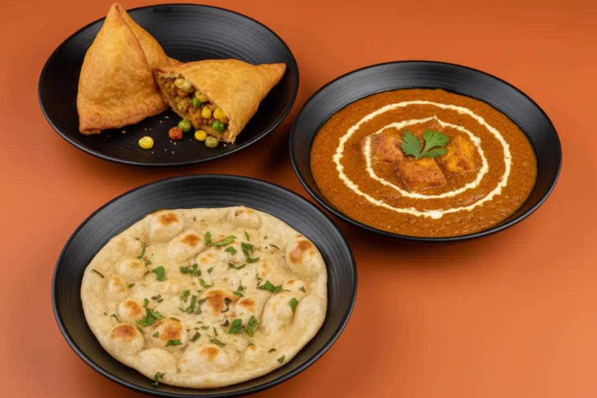 GBC Combo (Samosa, Paneer Makhani, Garlic Naan)